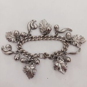 Vintage 1960s Silver Toned Leaf Charm Bracelet 7" Long